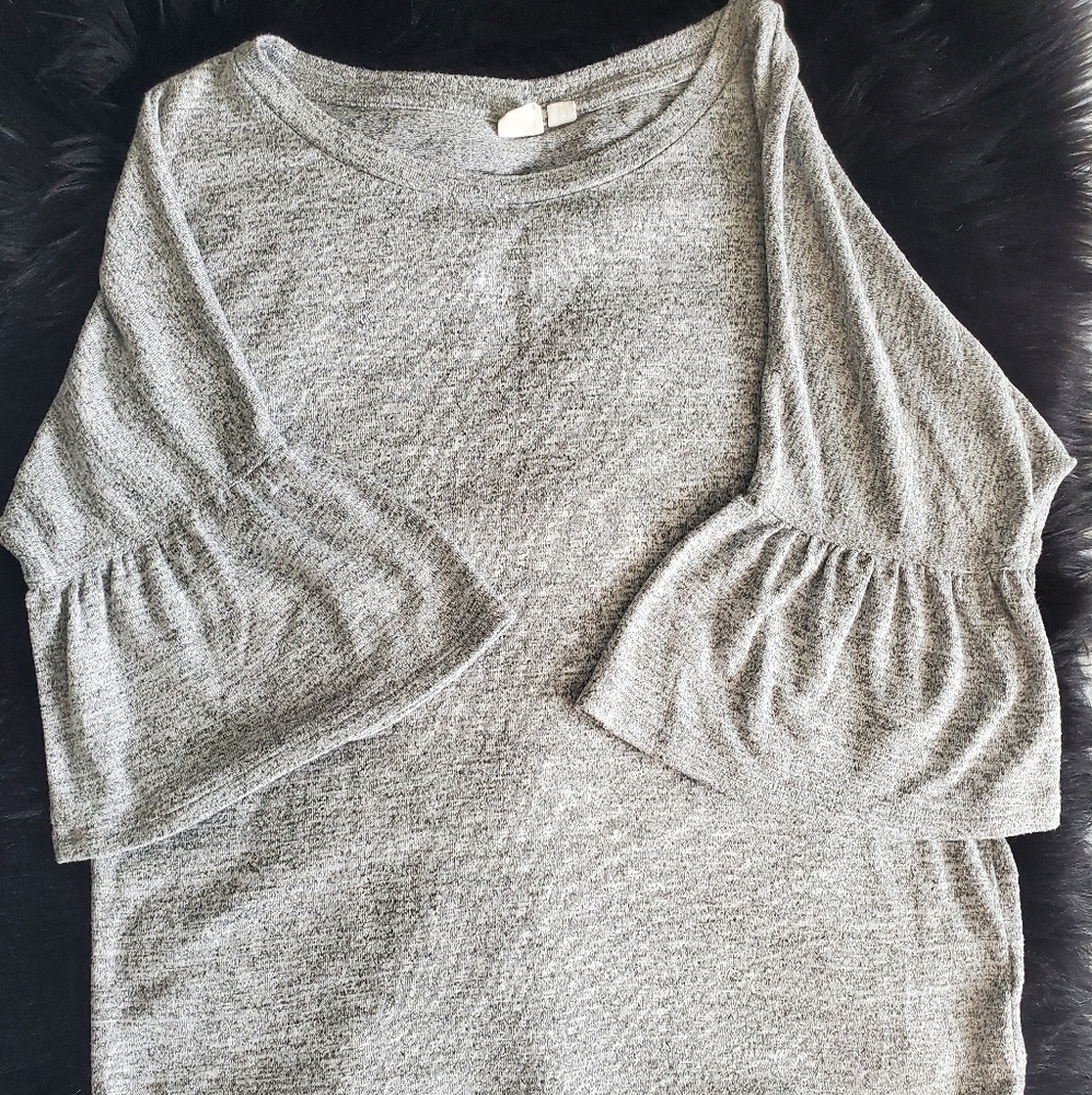 Gap Women Gray 3/4 Sleeve knit Top Women's T-Shirt Size S.‎